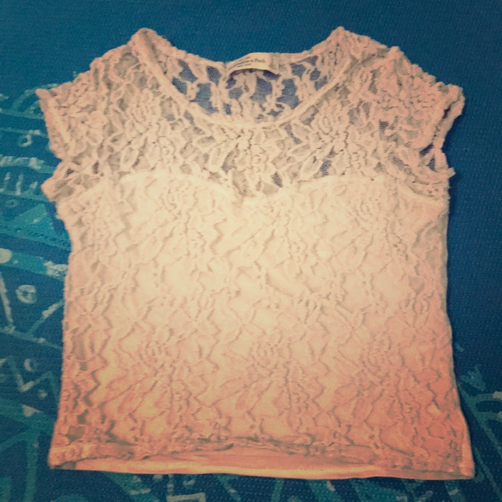Lace cropped shirt